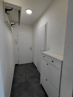 Dám do prenájmu garzónku s balkónom 24 m², v Nitre na Chreno