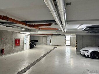 Ponúkam na prenájom parkovanie pre vaše auto 24/7, v centre 