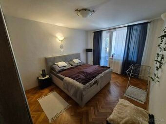 EXKLUZÍVNE IBA U NÁS | Priestranný 3-izbový byt s dvomi balk