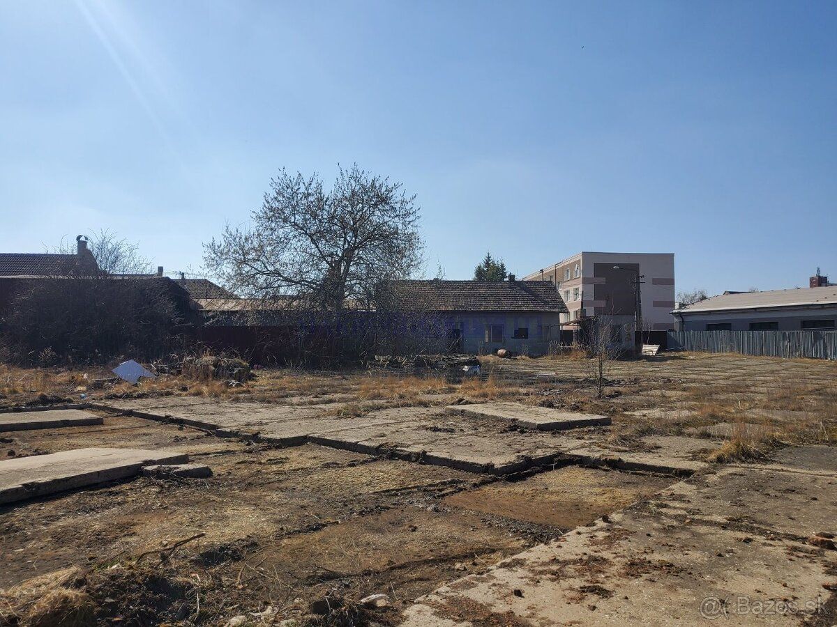 Predáme pozemok a budovy na podnikanie v širšom centre Lučen