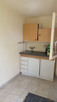 Predám záhradu s rozlohou 533 m2, na ktorej sa nachádza muro