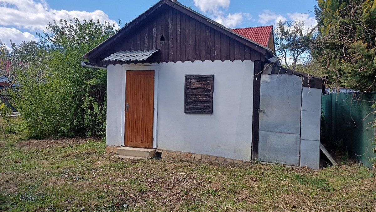 Predám záhradu s rozlohou 533 m2, na ktorej sa nachádza muro