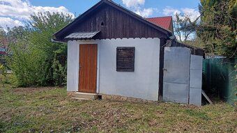 Predám záhradu s rozlohou 533 m2, na ktorej sa nachádza muro