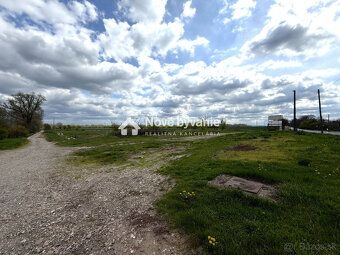 Typ: Pozemky - komerčné Ulica: SNP Obec: Šarovce
N173-14-FRA