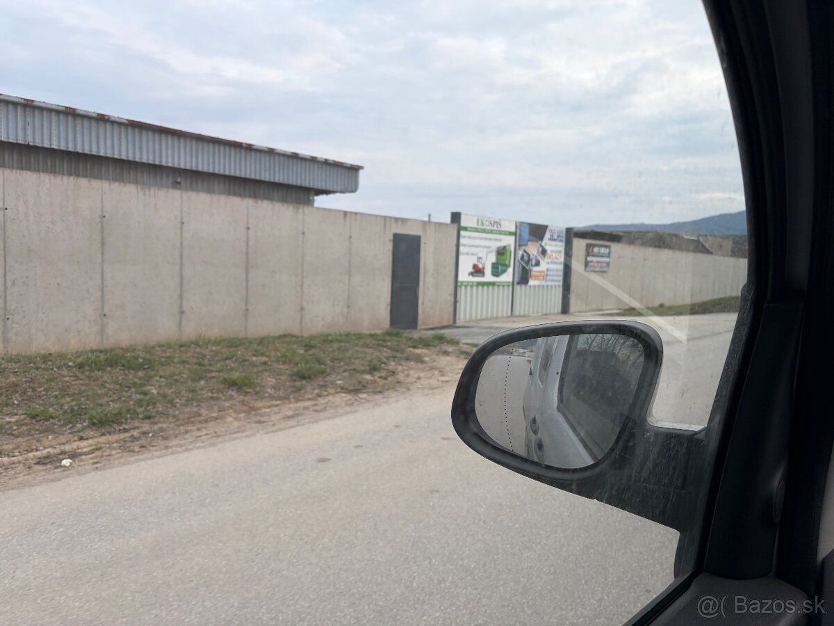 Dlhodobý prenájom: Skladová hala 1000 m² (Tehelná ul.)Ponúka