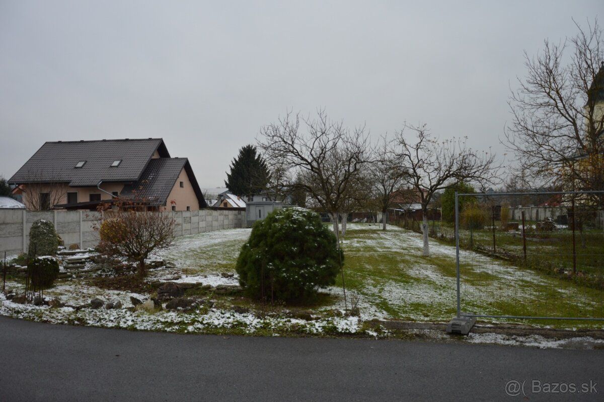 Predám stavebný pozemok v Bytčici. Pozemok má rozlohu 1217 m