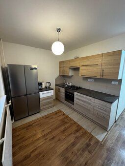 Ponúkam na prenájom priestranný 3-izbový byt s výmerou 70 m²