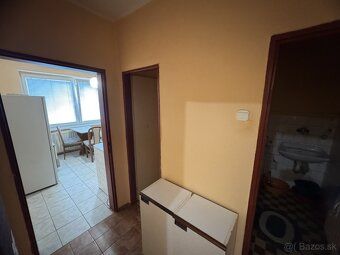 ID:4349
Ponúkame na prenájom 2-izbový byt v obci Bracovce, 1