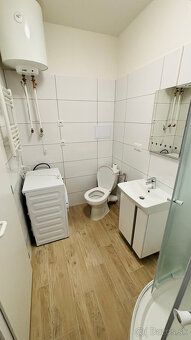 Prenajmem plne vybavenú novo zrekonštruovanú garzonku v cent