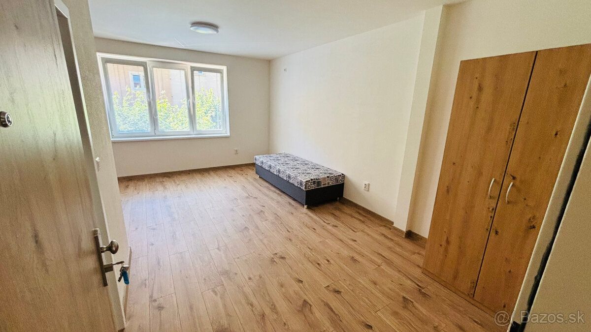 Prenajmem plne vybavenú novo zrekonštruovanú garzonku v cent