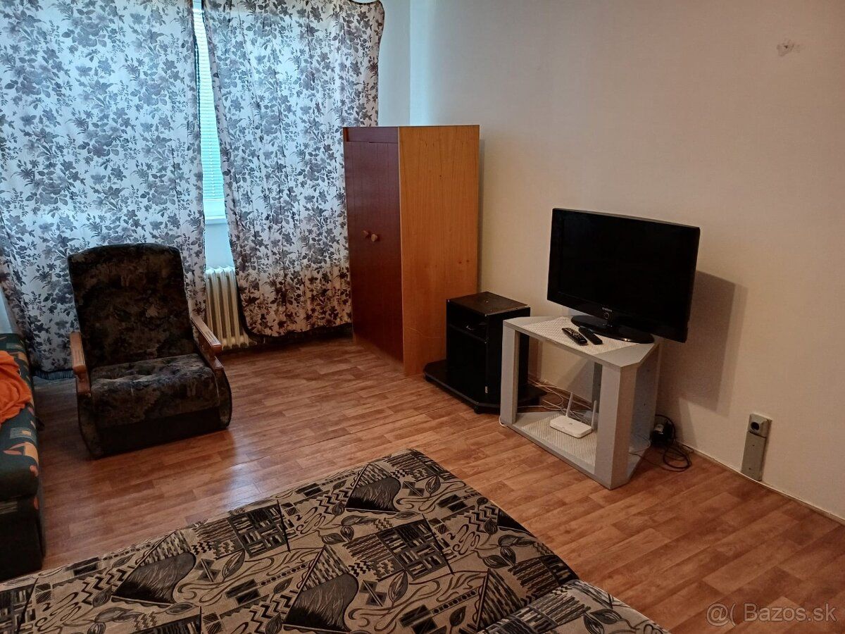 Prenajmem, ubytujem dlhodobo 3 pracujúcich v zariadenom byte