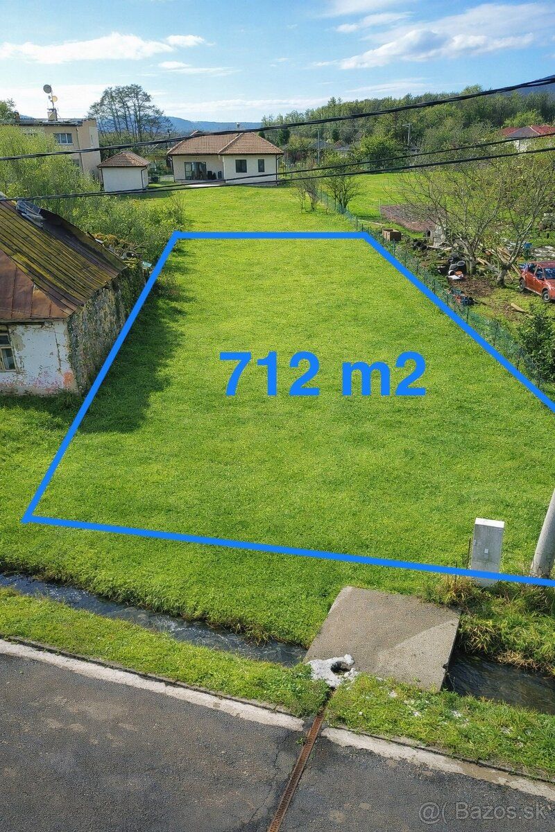 Ponúkame na predaj stavebný pozemok v obci Kusín, situovaný 