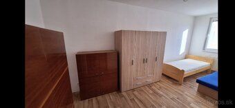 v Piešťanoch.sídlisko Trajan.Rozloha 47 m2. zariadený. Byt j