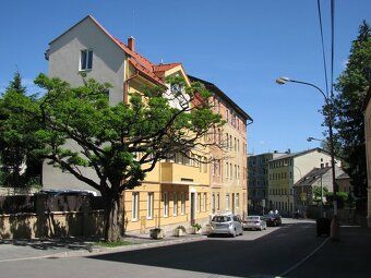 Do našej ponuky práve pripravujeme na predaj veľkometrážny 3