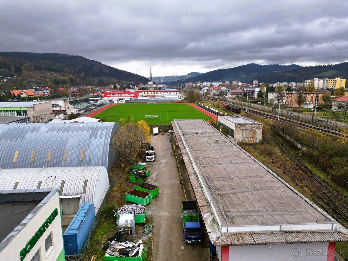 V exkluzívnom zastúpení Vám na predaj ponúkame výrobno - skl