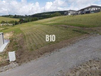 Ponúkame na predaj investične zaujímavý pozemok o celkovej v