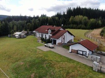 ČO ROBÍ TÚTO BUDOVU VÝNIMOČNOU? Tri podlažia apartmánov v tu
