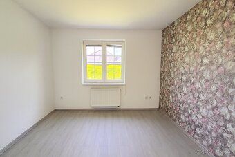 Na predaj: Zánovný 4-izbový bungalov s garážou a záhradou v 