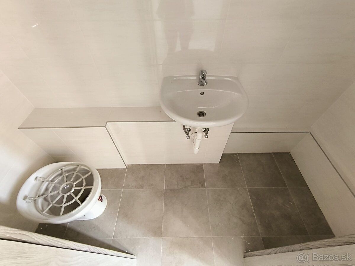 Ponúkame Vám na predaj obchodné priestory o výmere 79,16 m² 