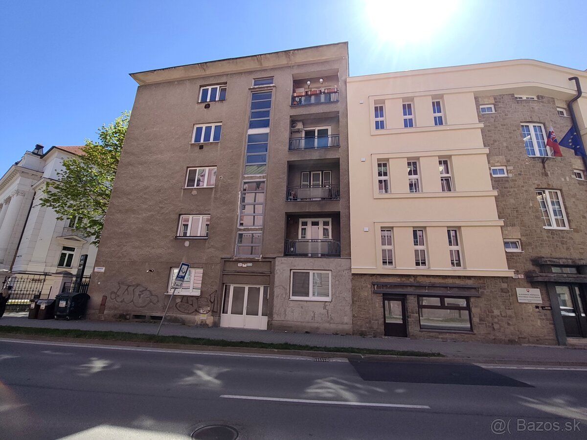 Ponúkame na predaj útulnú garsónku situovanú priamo v centre