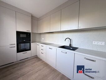 Ponúkame Vám na predaj 4-izbový byt s garážou, ktorý je rieš