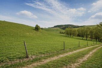 EXKLUZÍVNE! PREČO PRÁVE TENTO POZEMOK? 638 m² slnečnej parce