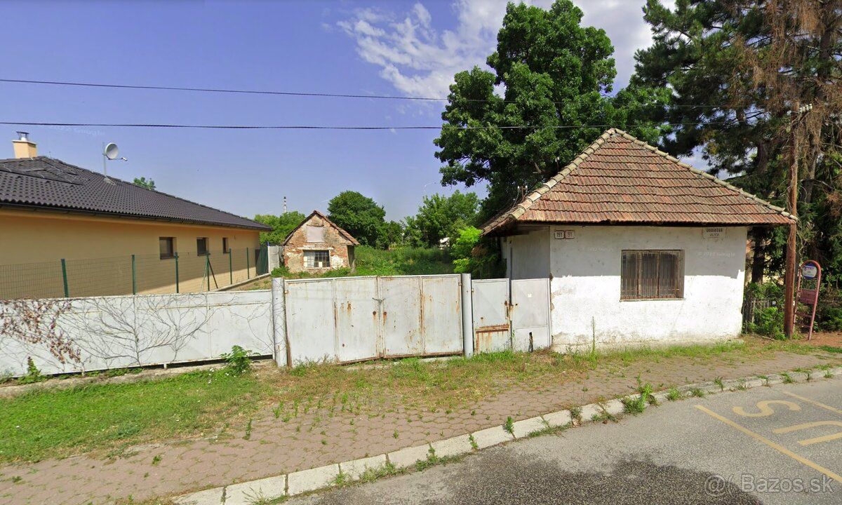 Exkluzívne Vám ponúkame  na predaj stavebný pozemok o výmere