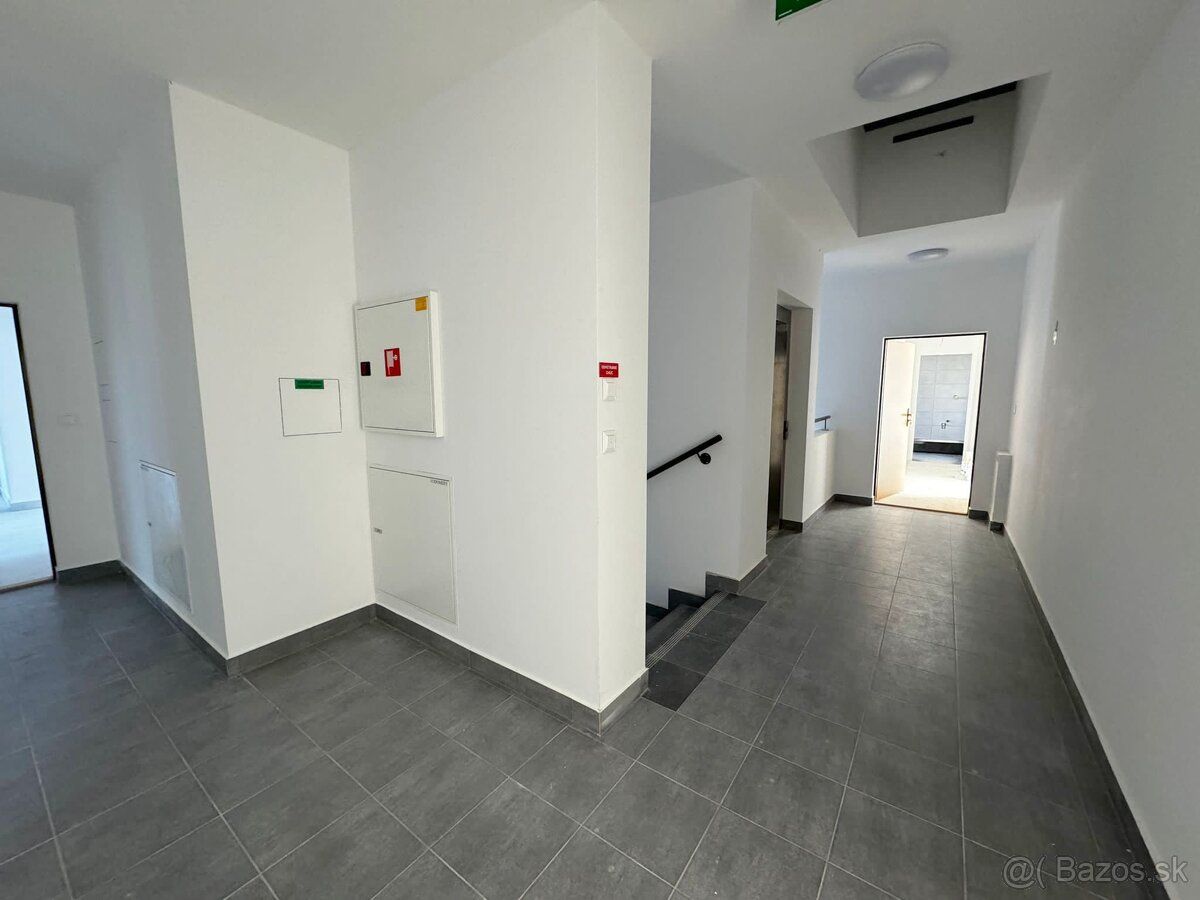 Exkluzívne vám ponúkame na predaj 2 izbový byt s balkónom v 