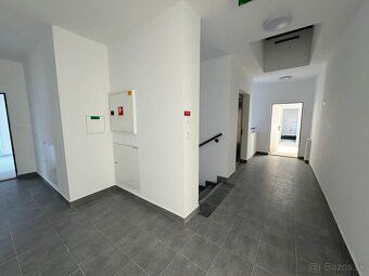 Exkluzívne vám ponúkame na predaj 2 izbový byt s balkónom v 