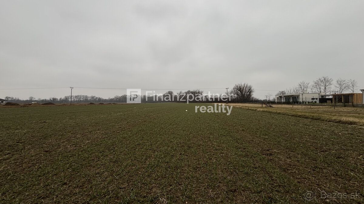 F013-14-SIRA3a
Na predaj 3x stavebný pozemok v katastrálnom 