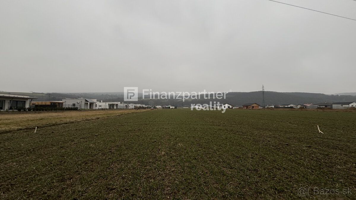 F013-14-SIRA3a
Na predaj 3x stavebný pozemok v katastrálnom 