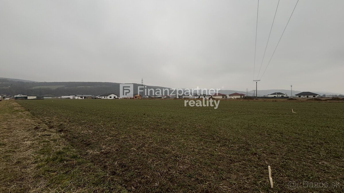 F013-14-SIRA3a
Na predaj 3x stavebný pozemok v katastrálnom 