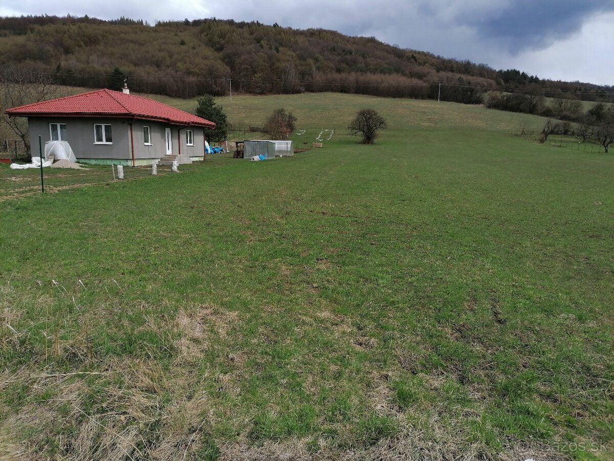 Predám pozemok v Papine, 142 m dĺžka, 13 m šírka. Cena dohod