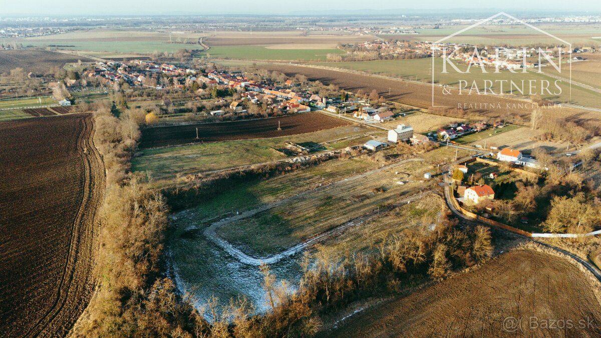 Hľadáte miesto, kde budete mať pokoj, priestor a prírodu dos