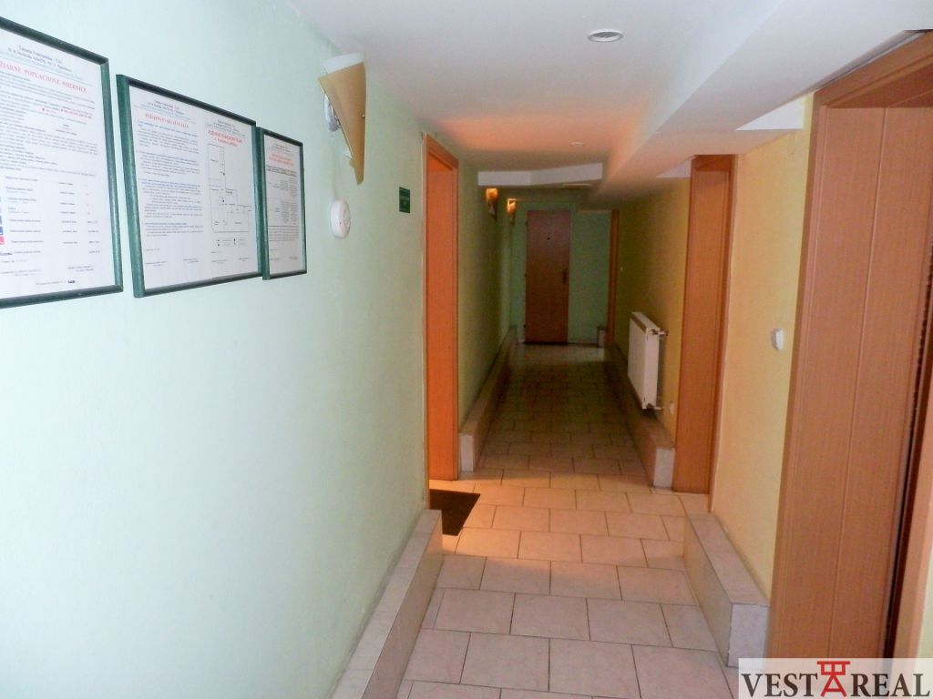Na prenájom kancelársky priestor 34 m² – Trnava, Sladovnícka