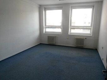 Ponúkame na prenájom kancelárske priestory v centre mesta: 1