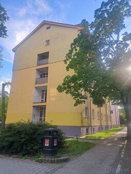 Ponúkam na predaj slnečný 1-izbový byt vo výbornej a pokojne