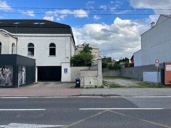 Dám vnútorné garážové státie do prenajmu. Aj na kratšie obdo