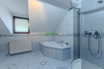 Ponúkame na predaj kvalitný tehlový rodinný dom situovaný v 