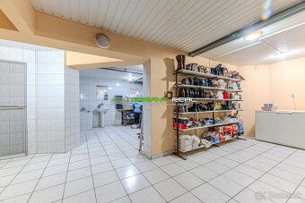 Ponúkame na predaj kvalitný tehlový rodinný dom situovaný v 
