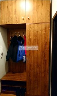 Ponúkame Vám na predaj zariadený apartmán s balkónom v obci 