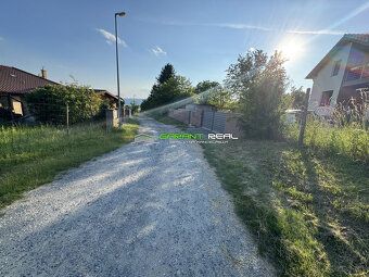 Ponúkame na predaj stavebný pozemok o výmere 800 m2, lokalit