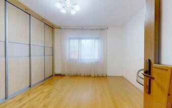 PROXAM reality exkluzívne ponúka na predaj priestranný rodin