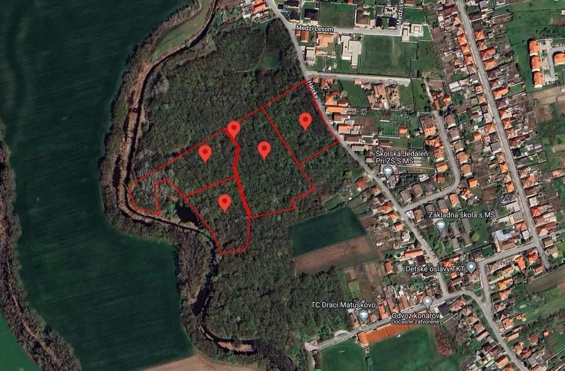 V exkluzívnom zastúpení ponúkame na predaj pozemok o rozlohe
