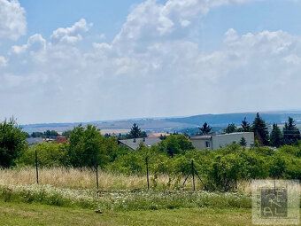 Ponúkame na predaj stavebné pozemky Nitra - Zobor.
1) Pozemo