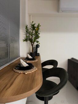 Na prenájom moderný, klimatizovaný 1,5izbový byt s balkónom 