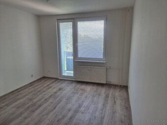 Predám 1 izbový veľký byt, prerobený na 2 izbový, po rekonšt