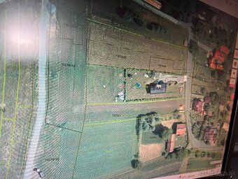 Predám stavebný pozemok o výmere 1600m2. Nachádza sa v Detve