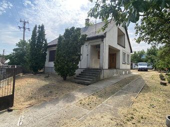 Rodinný dom s panoramatickým výhľadom v meste Gönc – súkromi