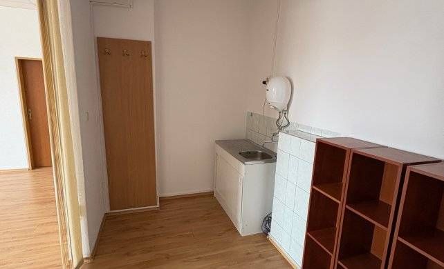 Reality Kolesár má na prenájom kancelársky priestor 42 m2 v 